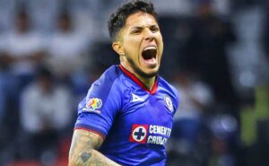 Futuro Incierto de Carlos Salcedo: ¿Dejará Cruz Azul y México?