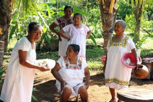 Declaran celebracion del Dia Estatal de la Cultura Maya el 30 de julio 1