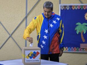 Denuncian irregularidades en triunfo de Nicolas Maduro en elecciones de Venezuela.