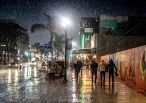 Onda Tropical 8 provocara lluvias torrenciales en Mexico