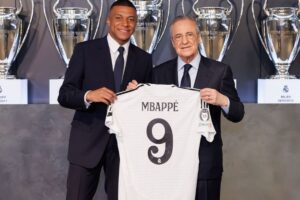 Real Madrid presenta a Kylian Mbappe firmo hasta 2029 4