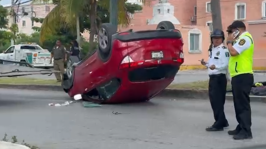 Un herido y daños materiales en accidentes en Cancún