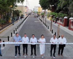 Gobernador de Mérida inaugura el corredor turístico