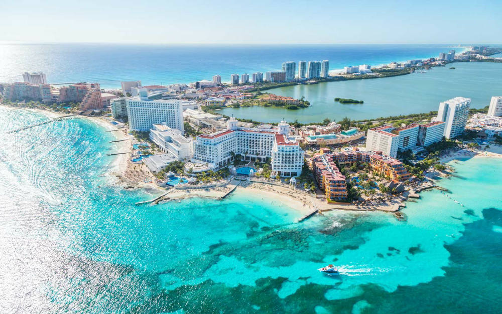 NASA revela impactantes imágenes de la Zona Hotelera de Cancún