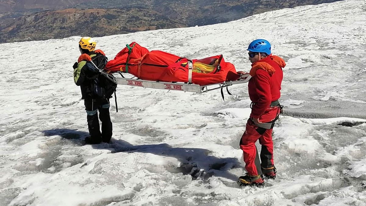 climber body peru