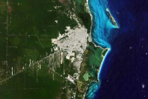 NASA revela impactantes imágenes de la Zona Hotelera de Cancún