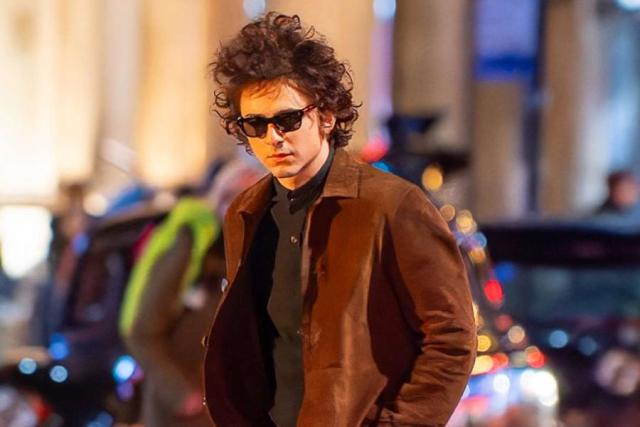 ¡Luce irreconocible! Así se ve Timothée Chalamet en tráiler de biopic de Bob Dylan