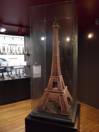 torre eiffel em chocolate