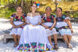 Artesanas mayas crean vestido de novia de la marca HechoEnTulum 1