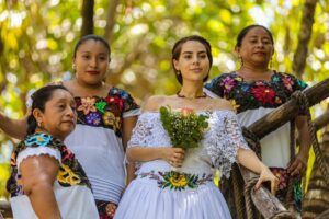 Artesanas mayas crean vestido de novia de la marca HechoEnTulum 2