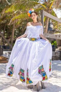 Artesanas mayas crean vestido de novia de la marca HechoEnTulum 7