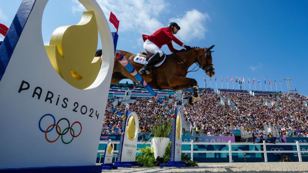 Equipo mexicano de salto ecuestre quedó fuera de la Final de París 2024 por lesión de un caballo