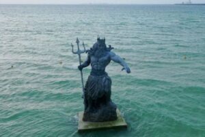 Estatua del Dios Maya Chaac sera colocada en Yucatan para competir con Poseidon 1