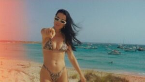 Katy Perry investigada por presunto dano ecologico en playa de Espana