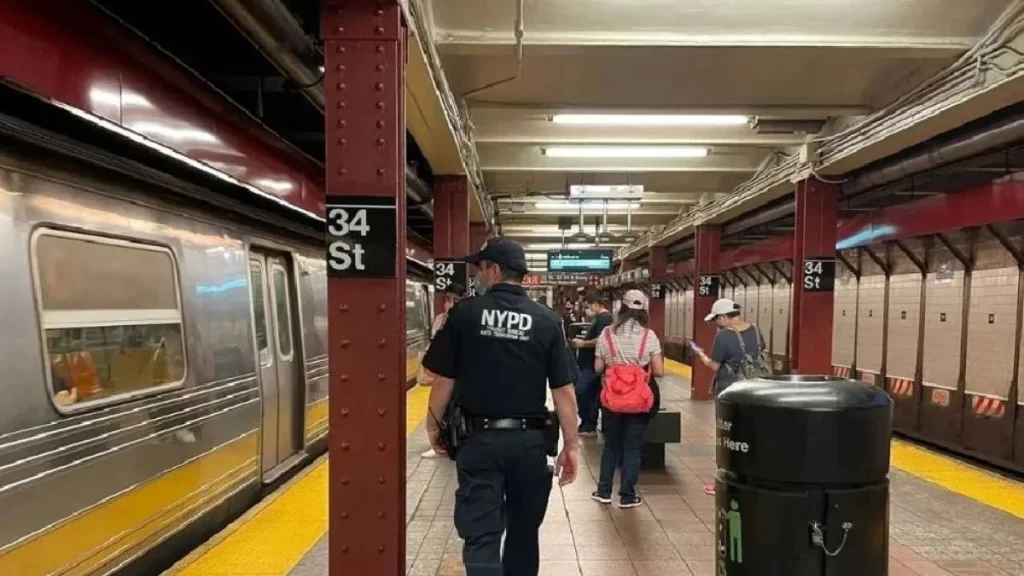 Turistas mexicanas arrojadas al metro en Nueva York por una mujer