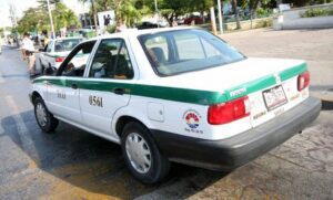 Uso de taximetro en Cancun genera desconfianza