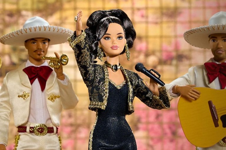 Mattel lanza Barbie edición especial en honor a Juan Gabriel