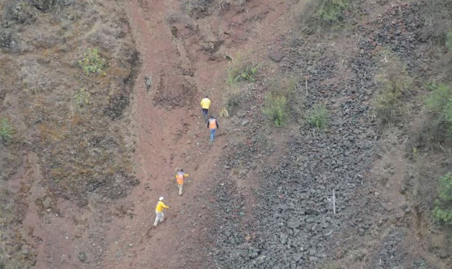 Rescatan a joven de 22 años tras a caer al cráter del volcán Xitle en Tlalpan