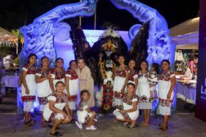 Artistas, artesanos y talento quintanarroense presente en 2do informe de Mara Lezama