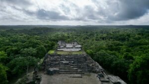 AMLO Claudia Sheinbaum y Mara Lezama supervisan Zona Arqueologica de Ichkabal 6