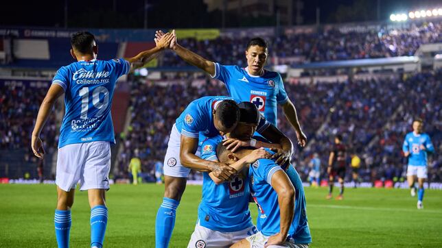 Cruz Azul golea al América y se lleva el Clásico Joven