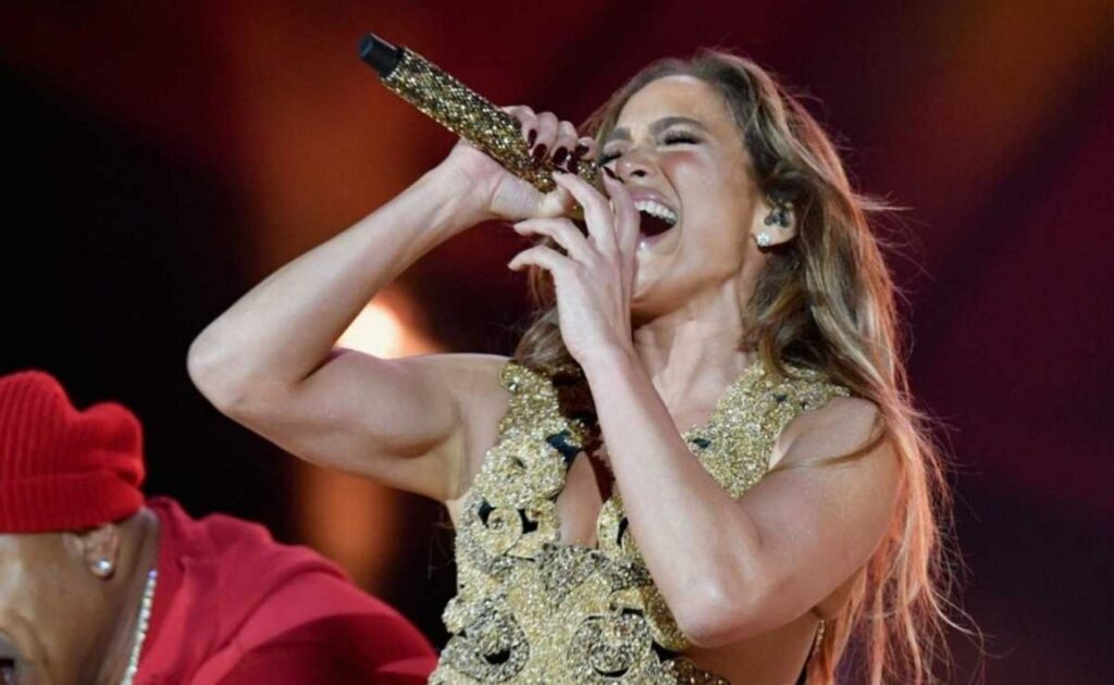 Jennifer Lopez tendría colaboración musical con Grupo Firme