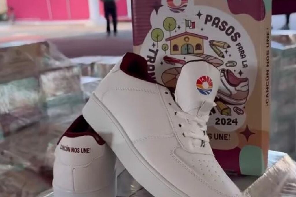 Tenis con escudo del municipio de Benito Juárez se vuelven virales