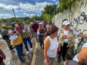 Tras paso de “Helene”, Mara Lezama supervisa desahogo de calles y entrega apoyos a pescadores