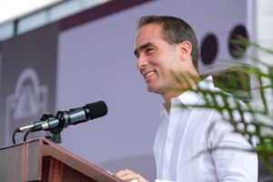 Diego Castañón rinde protesta como alcalde de Tulum