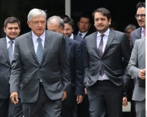 AMLO confirma que su hijo Andrés López Beltrán participará en Morena