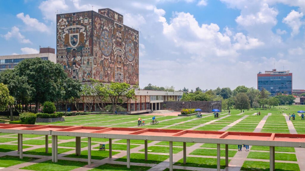 Detienen a 2 alumnas de la UNAM por vender marihuana