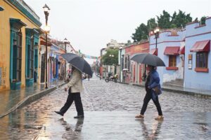 Alertan por fuertes lluvias en Yucatán y otros estados 