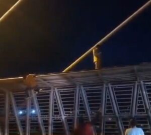 Un hombre se suicidó en un puente