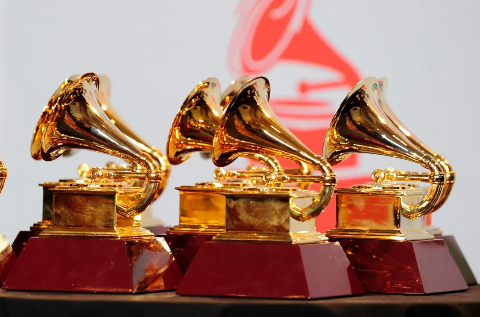 latin grammys award statues 2023 billboard espanol 1548