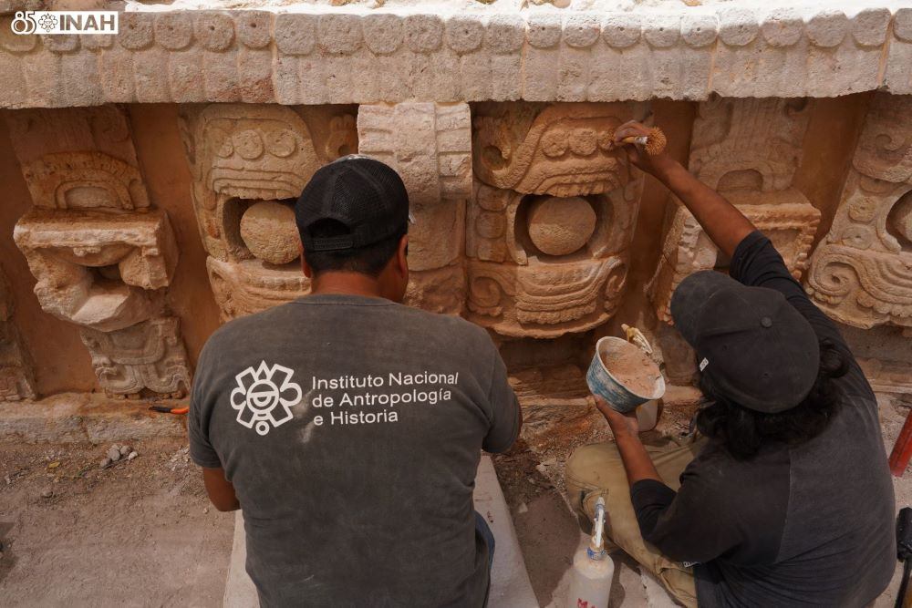 Restauración de los Mascarones de Kabah recibe el Premio INAH 2024