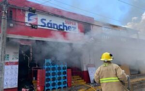 Abarrotera incendiada en Tabasco