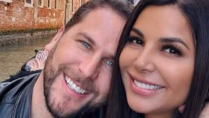 Actriz Aleida Nunez se compromete con su novio Martin Babilotte