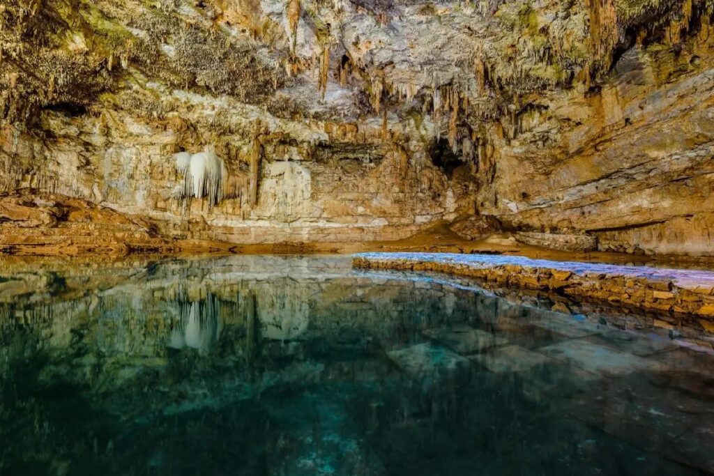 Cenote Samulá, considerado el más grande de Yucatán