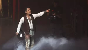 Christian Nodal vuelve a los escenarios luego de estar en el hospital