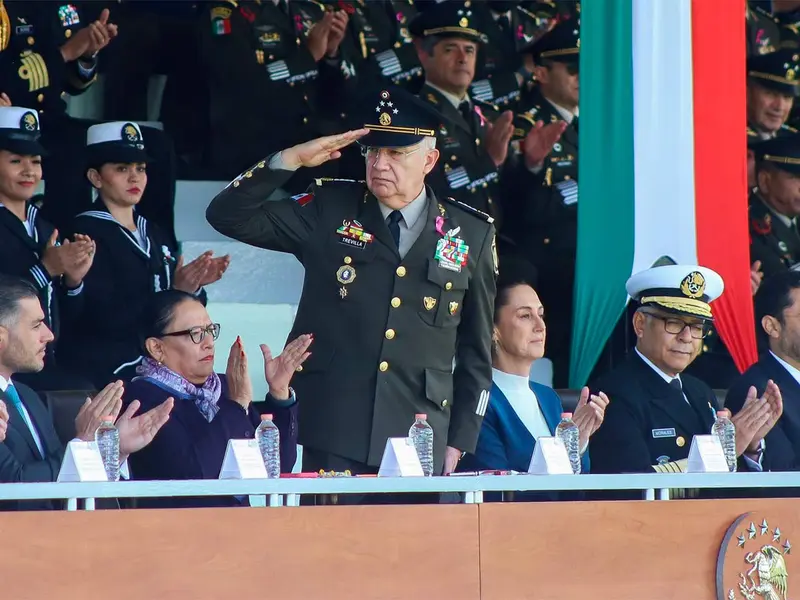 Conmemoración del Bicentenario de la República en el Zócalo preparado por la Sedena