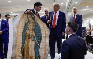 Eduardo Verastegui reaparece con regalo Donald Trump de la Virgen de Guadalupe 1