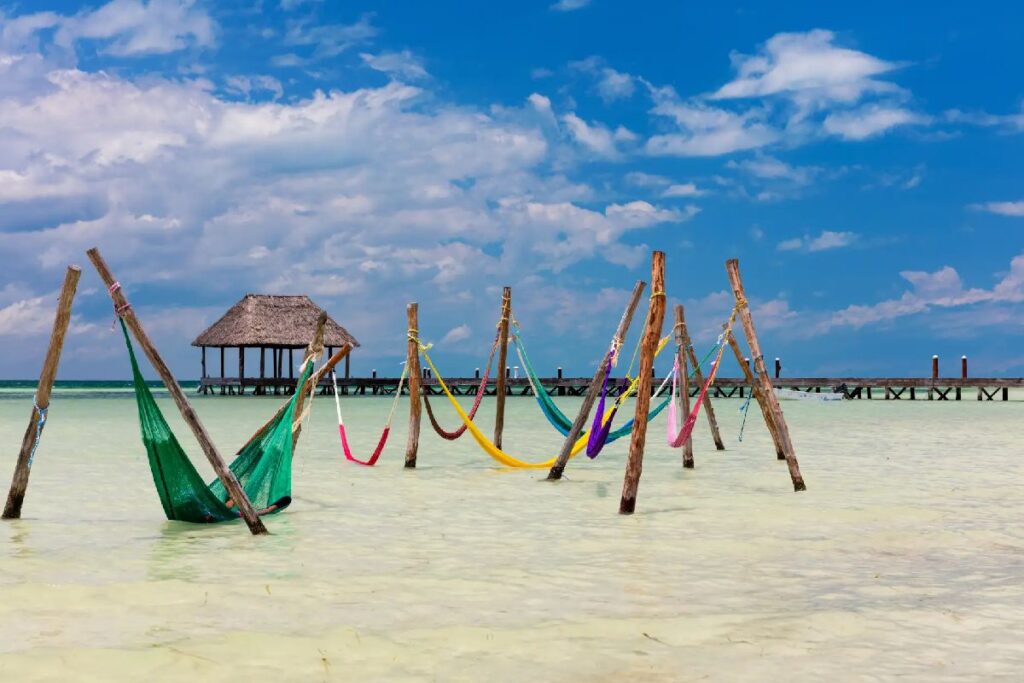 Holbox reconocida entre las cinco mejores islas de América del Norte