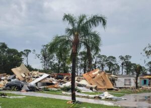 Así tocó tierra el huracán Milton en Florida; dejó al menos 4 muertos