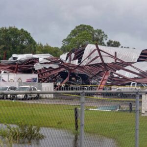 Así tocó tierra el huracán Milton en Florida; dejó al menos 4 muertos