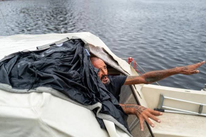 Teniente Dan que se quedó en su barco, sobrevive al huracán Milton en Florida