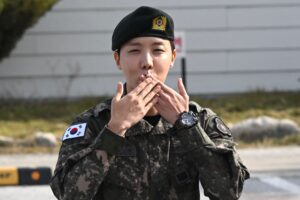 J-Hope, la súper estrella del K-Pop termina su servicio militar