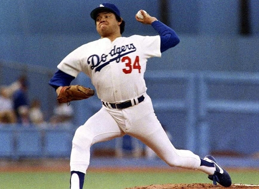 Julio César Chávez pide oraciones por la salud de Fernando Valenzuela