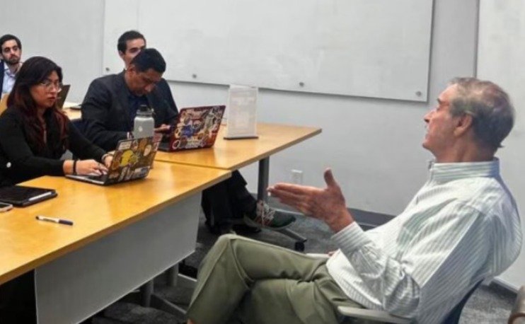 Vicente Fox comparte su vision sobre liderazgo en la Universidad de Florida Mas que solo poder