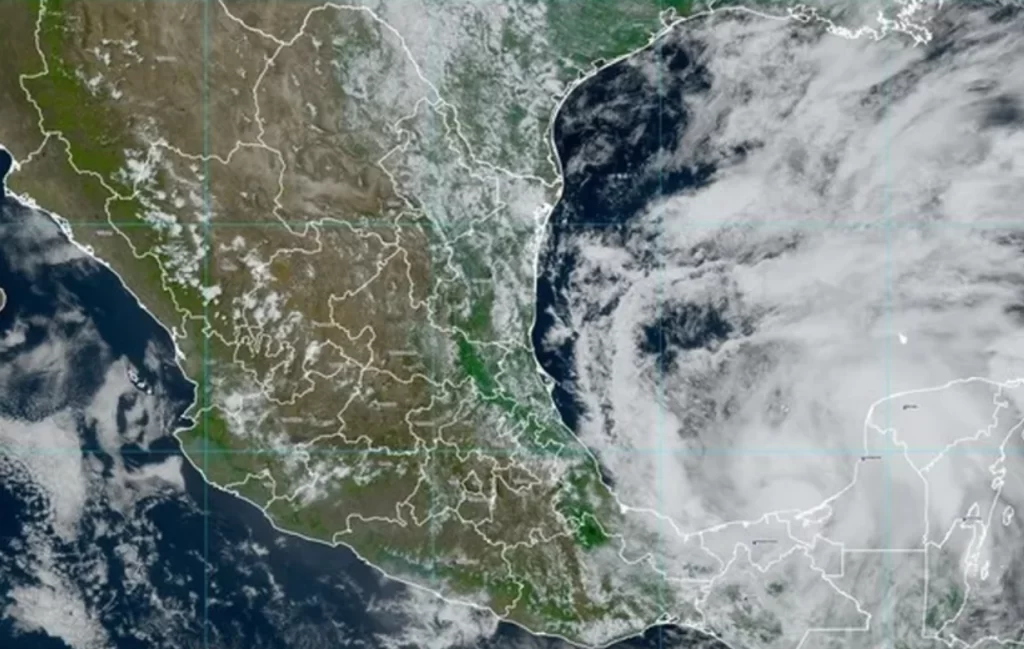 Vienen tormentas estos son los estados afectados por la Onda Tropical 15 y su ruta