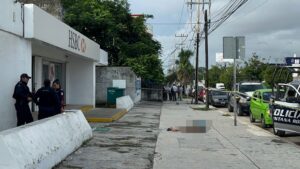 Asesinan a adulto mayor tras retirar dinero en un cajero en Cancún